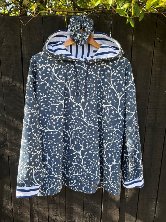 Blue and white tree patterned hoodie Size 12-14 (with matching scrunchie)