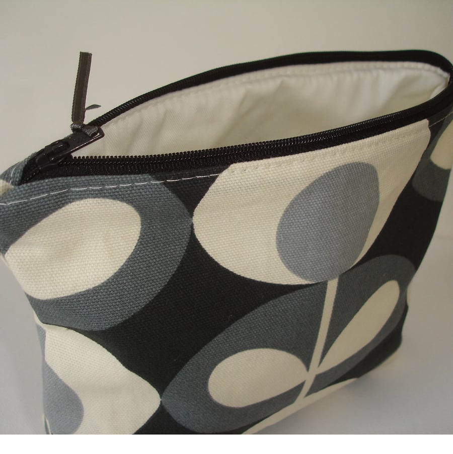 Grey Cosmetic Make Up Purse 1970s Flower 70s Retro Style