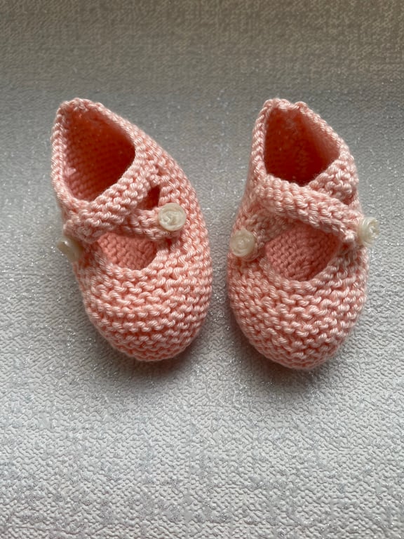 Peach shoes with crossover straps