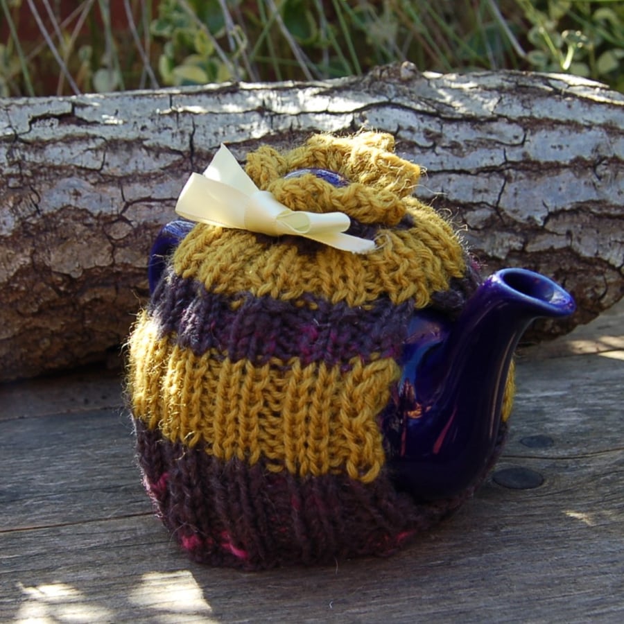Tea cosy - to fit a small tea for one  teapot ribbed knit cozy - wool yarn