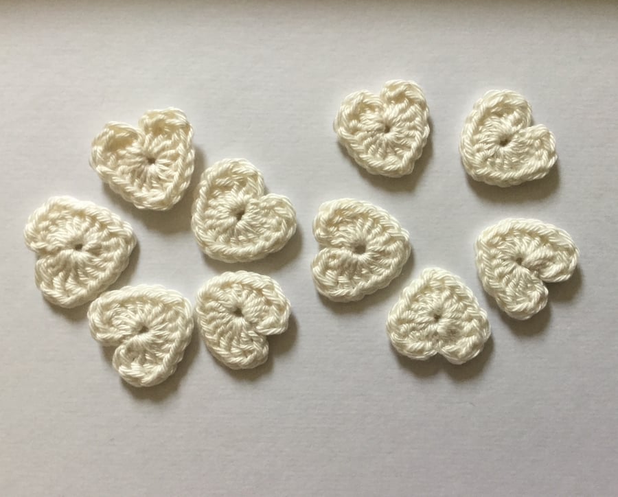Crochet Heart Appliques Embellishments in Cream