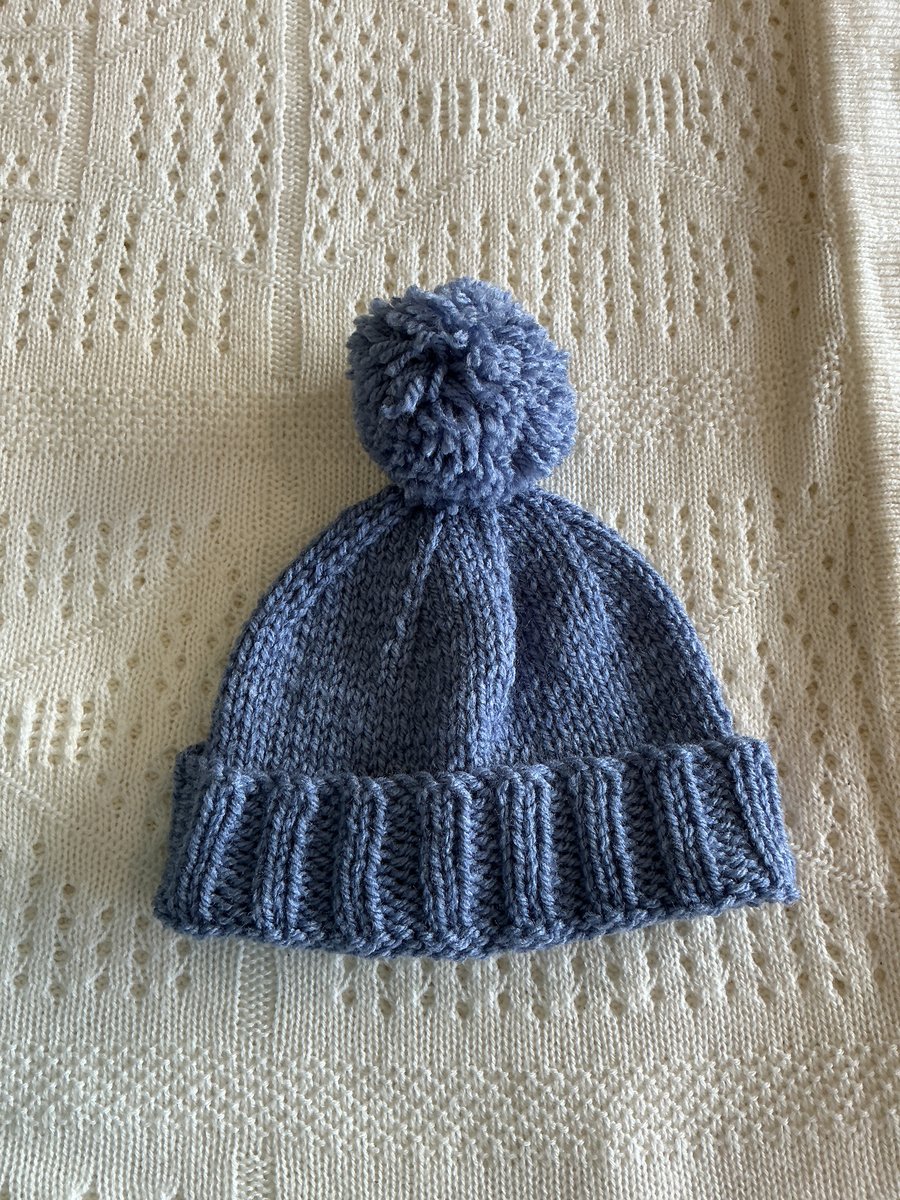 Pompom hat