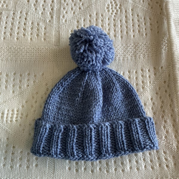 Pompom hat