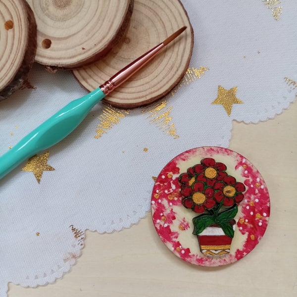 Wooden circular red bouquet fridge magnet 