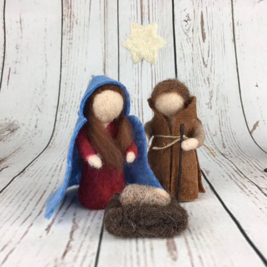 Small nativity set, needle felted christmas figures, Mary and Joseph