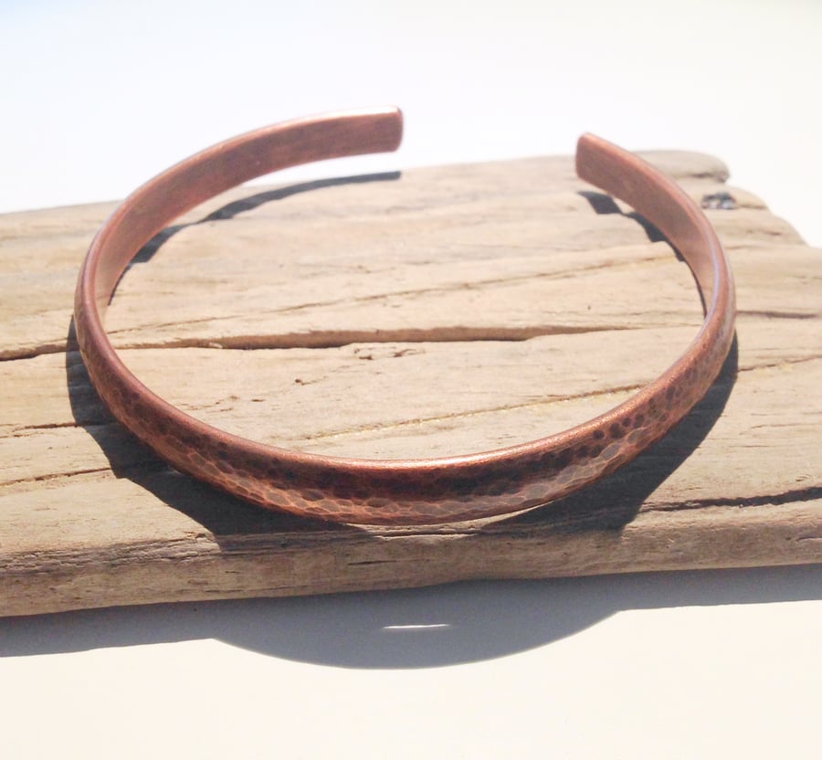Unisex Hammered Copper Open Bangle (BRCUOPRD1) - UK Free Post