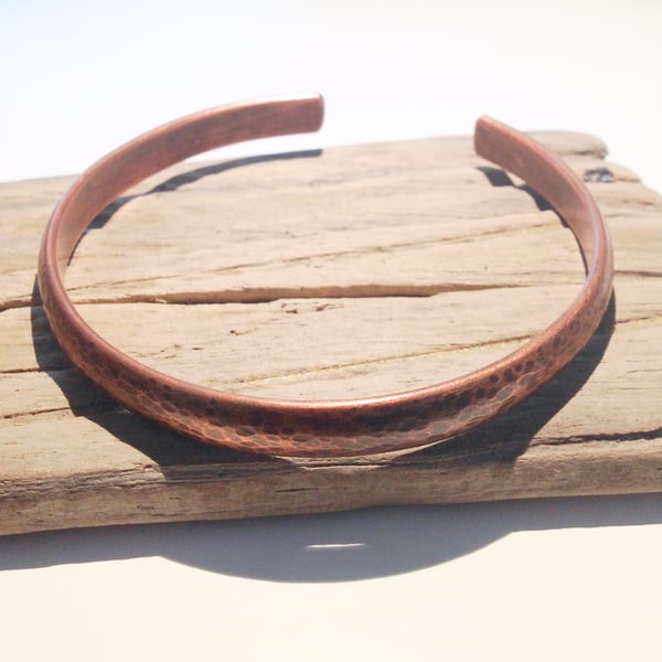 Unisex Hammered Copper Open Bangle (BRCUOPRD1) - UK Free Post