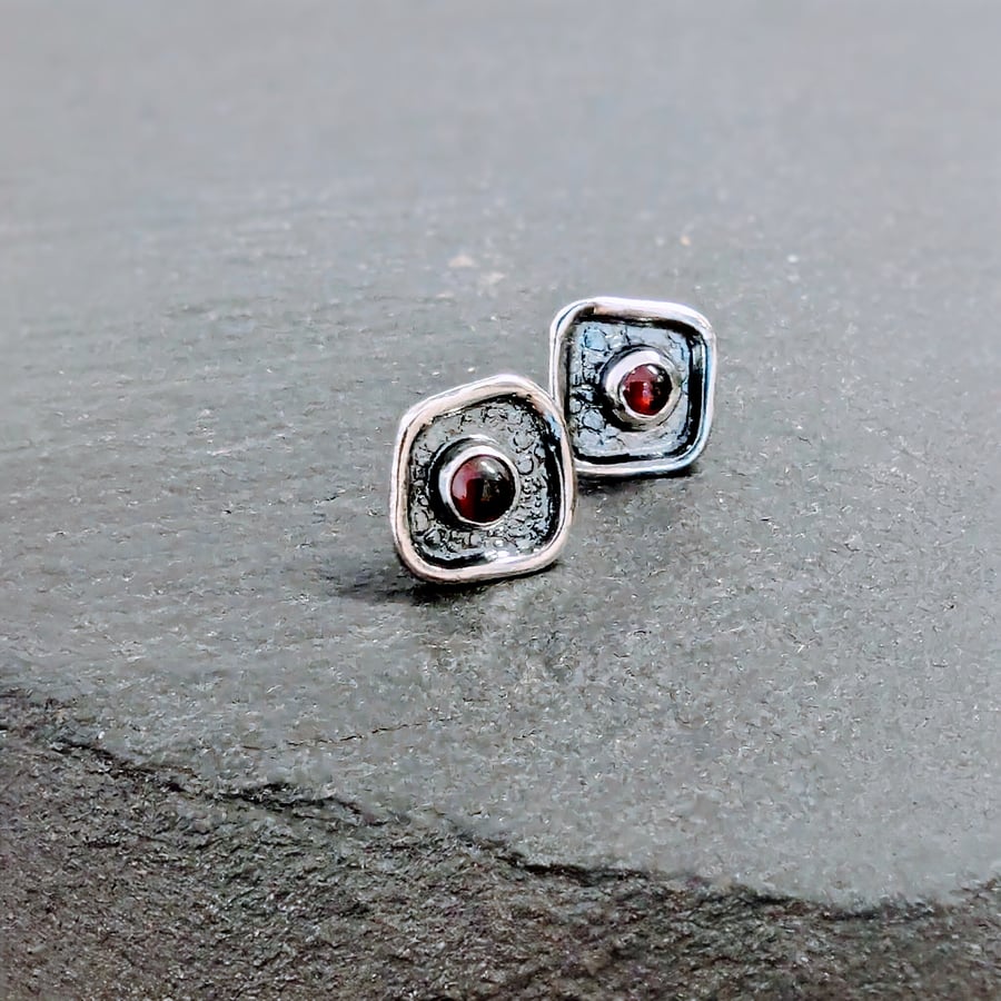 Sterling Silver Garnet stud earrings, STUD earrings