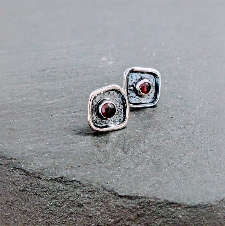 Sterling Silver Garnet stud earrings, STUD earrings