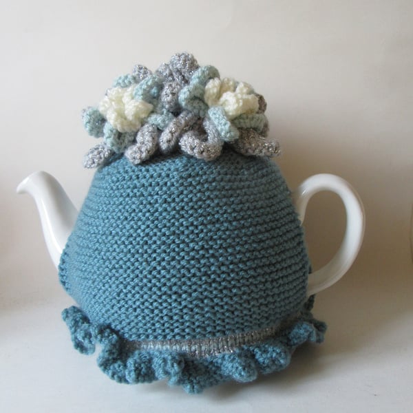 Tea cosy Tea cosie - Christmas whirly twirly - ice blue