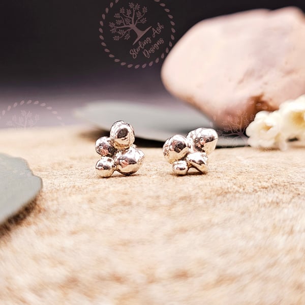 Sterling silver pebble grain style cluster stud earrings