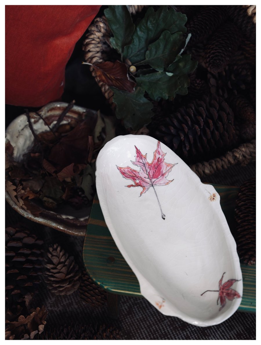 The Red Leaf Long Oval Dish - Autumn Series