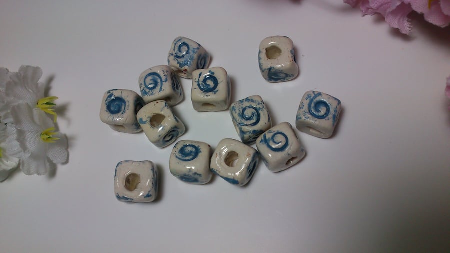 12 x Blue White Spiral Beads