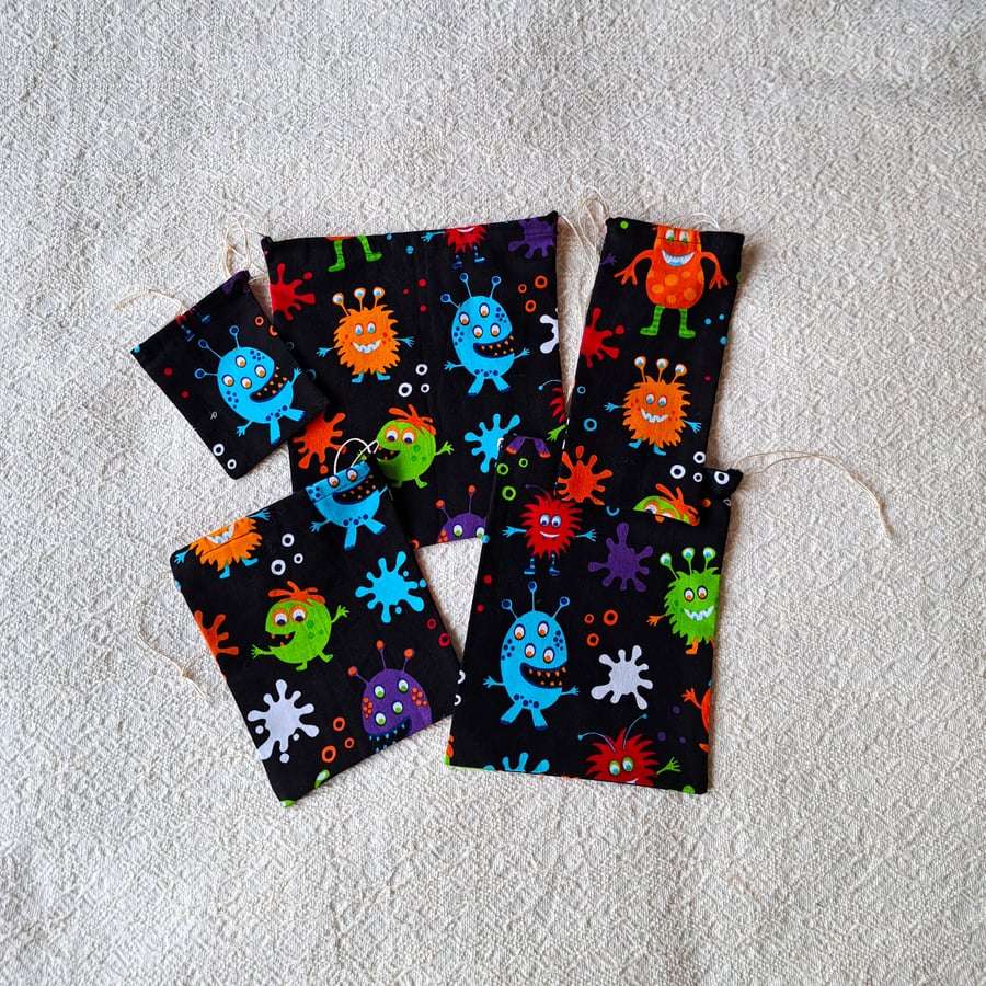 Aliens, Pack of 5, drawstring bags, monsters