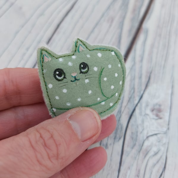 Green cat - tiny fabric ornament 