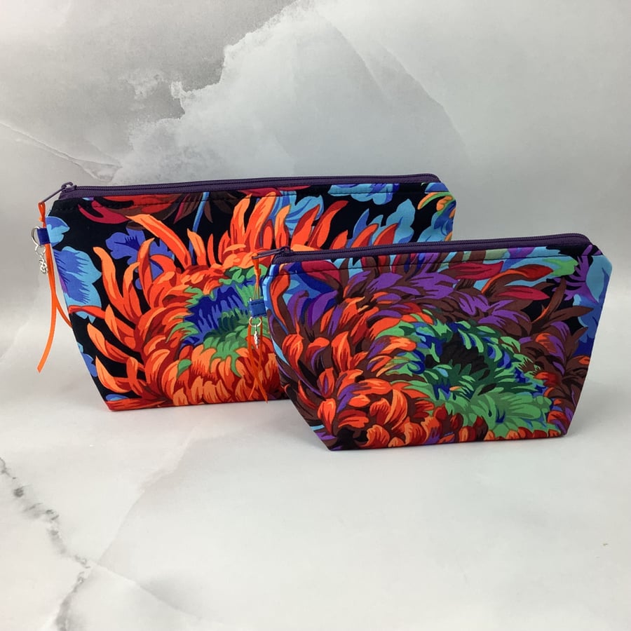 Floral makeup bag, Chrysanthemum zip bag, 2 size options, Handmade