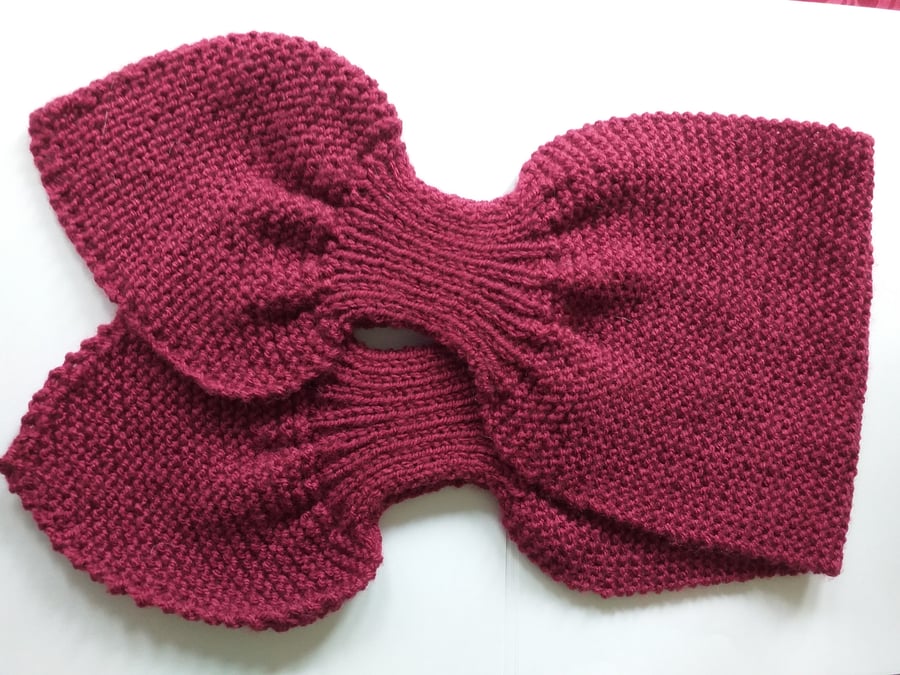 Hand knitted Ladies Ascot Sarf