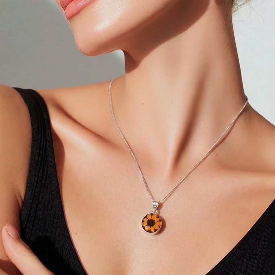 Sterling Silver Sunflower Round Pendant Necklace