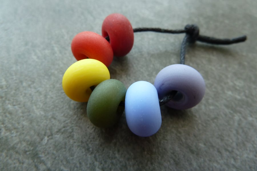 rainbow tumbled spacers 