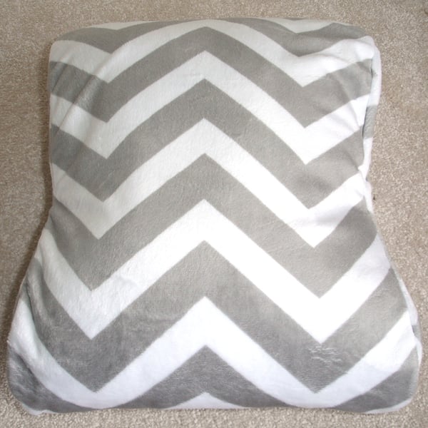 Tempur Original Contour Travel Neck Pillow Cover Zig Zag Chevron Fleece Grey