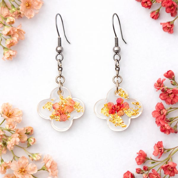 Tiny Faded Pink Flower Resin Earrings with Gold Leaf – Lightweight Dangle