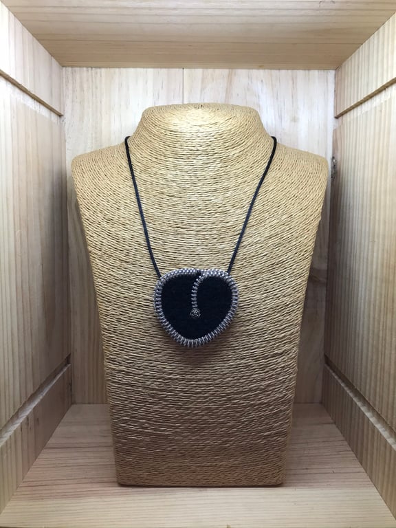  Felt Zip Necklace. (270)