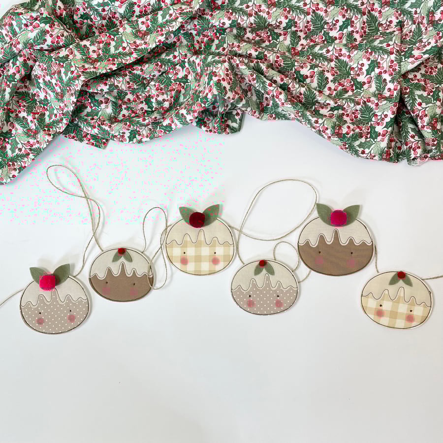 Pudding Party Christmas Garland