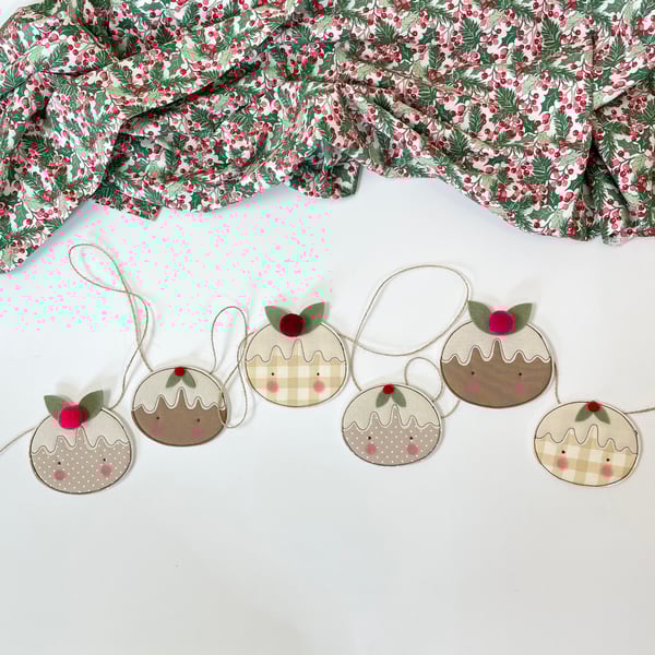Pudding Party Christmas Garland