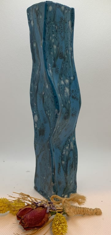 Sleek structural  bud vase