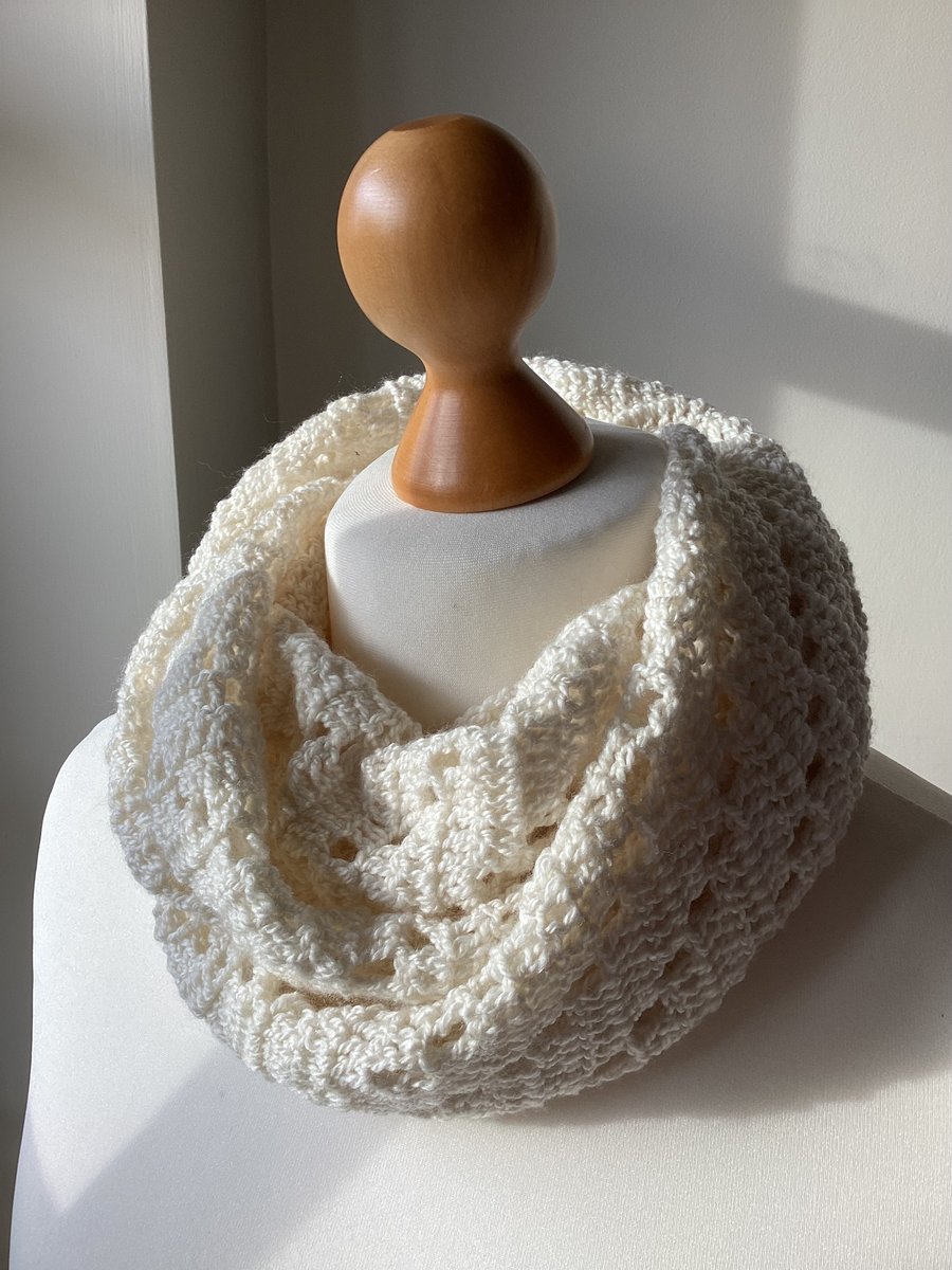 Infinity scarf in wool and silk colour light cream