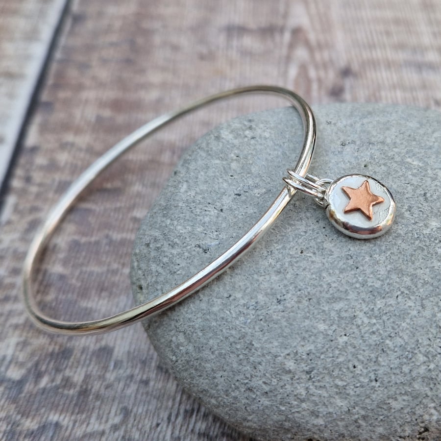 Sterling Silver Smooth Round Bangle with Copper Star Pebble Charm