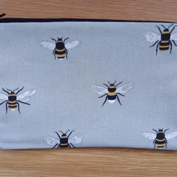 Bee Storage pouch - ideal gift  make up bag