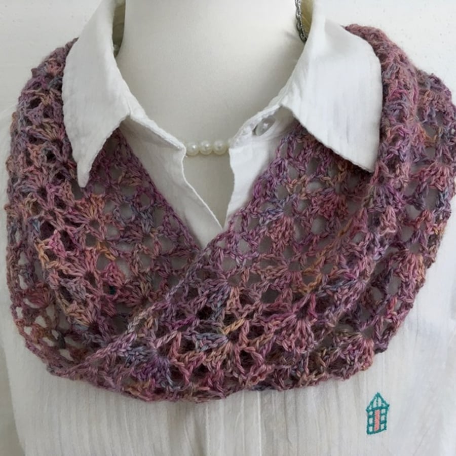 Crochet circle scarf 