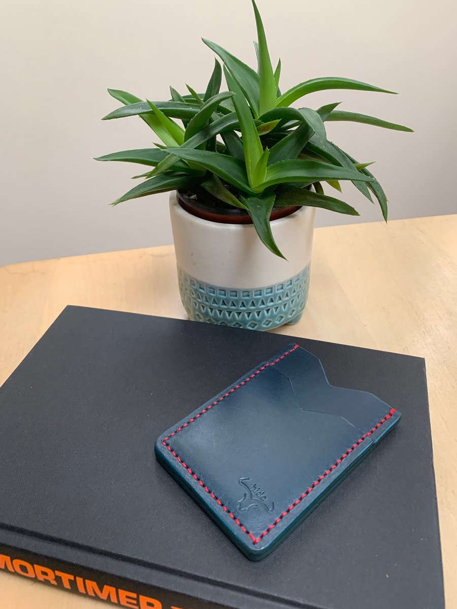 Leather card holder in blue 
