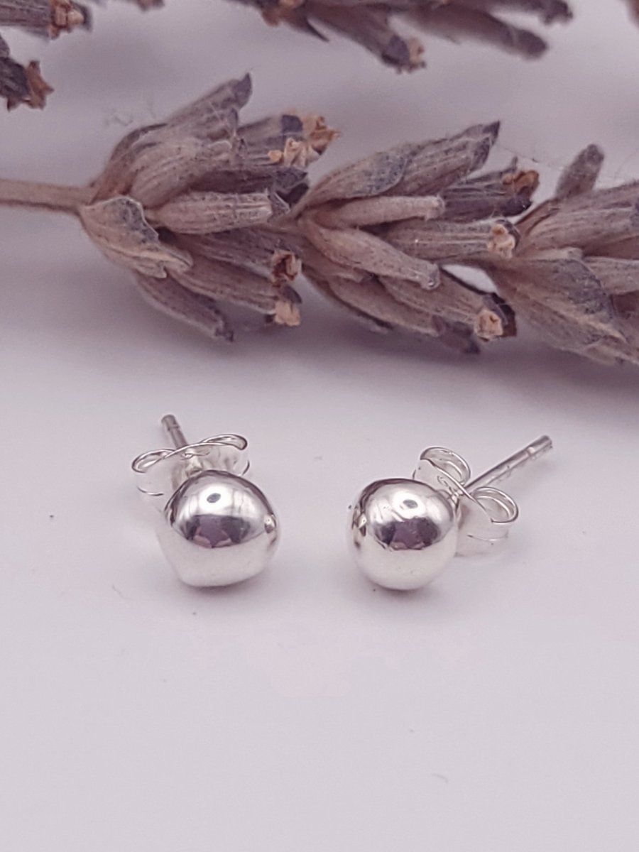 Classic & simple Sterling Silver Stud Earrings 