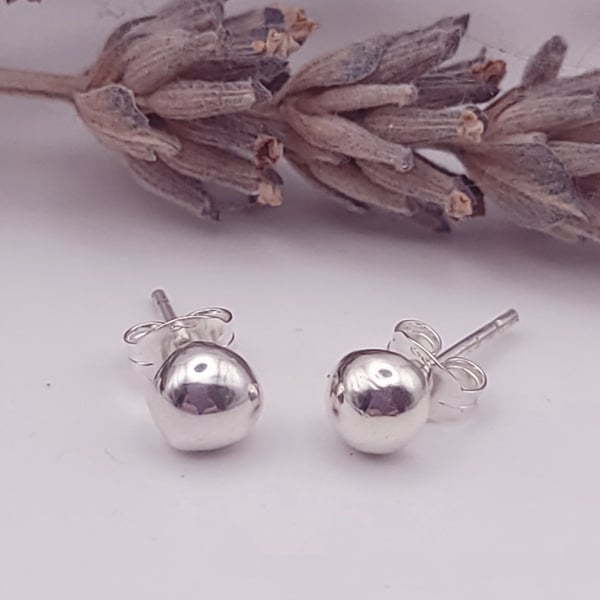 Classic & simple Sterling Silver Stud Earrings 