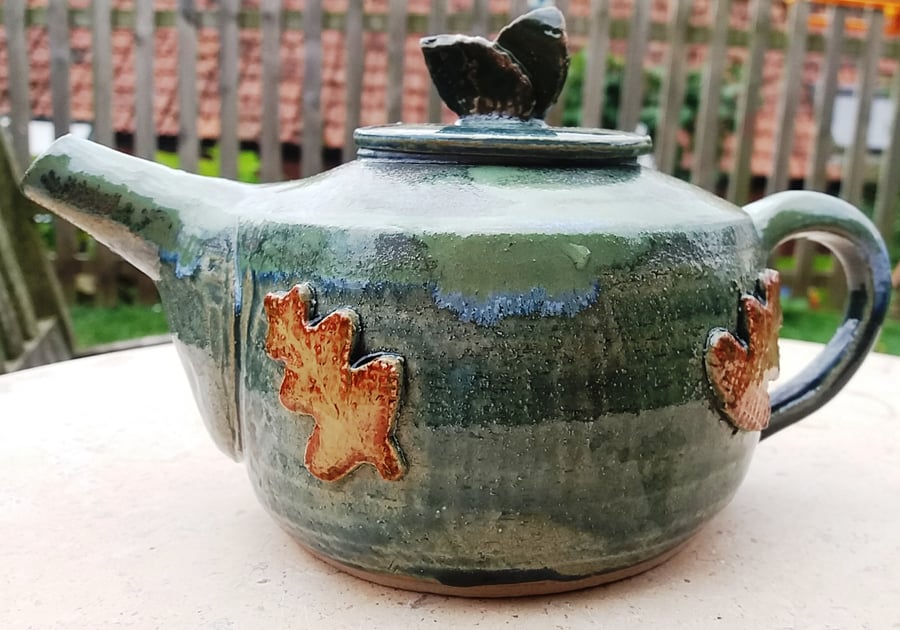 Oak leaf teapot