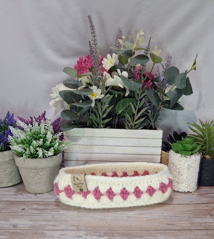 Glasses or trinket basket, hand crocheted 