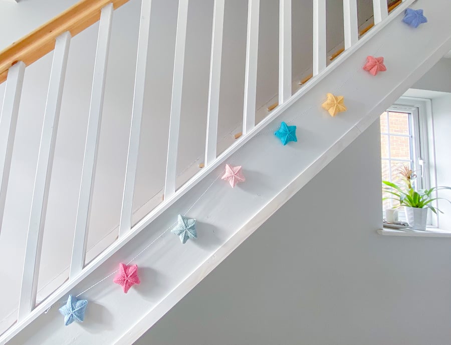 Knitted star garland bunting
