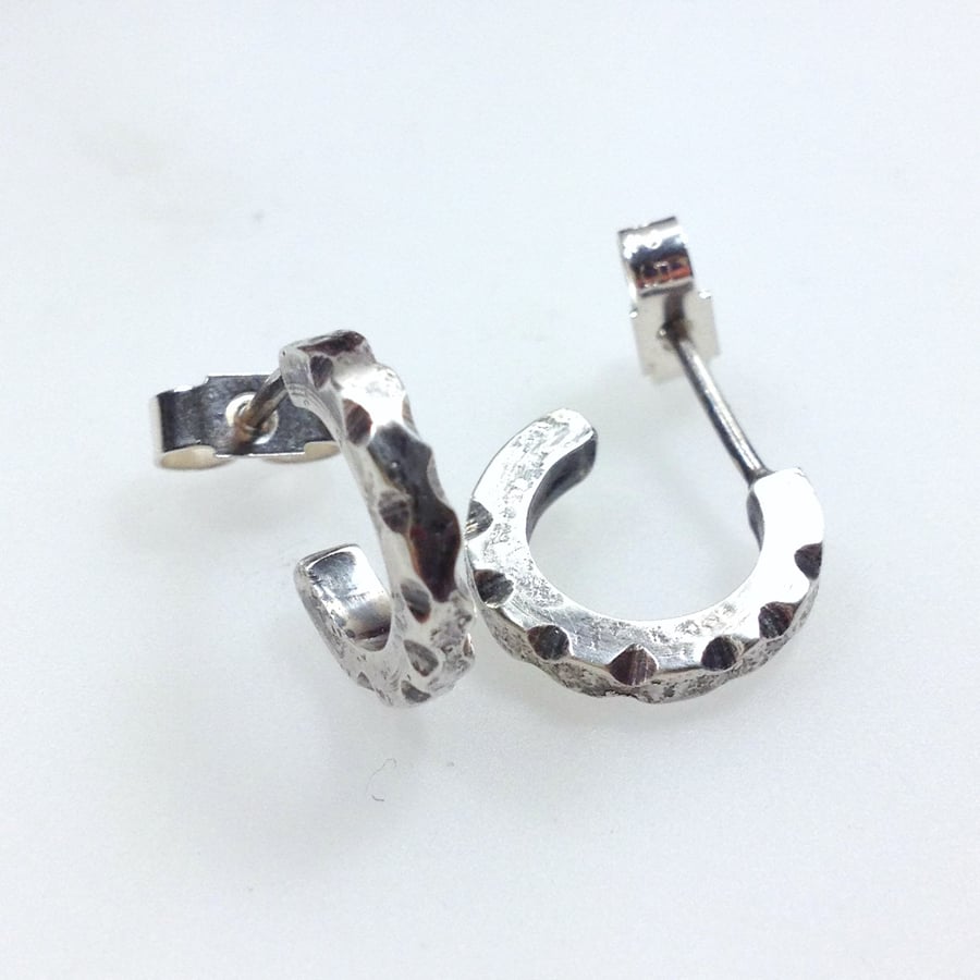 Small Carved silver hoop stud earrings