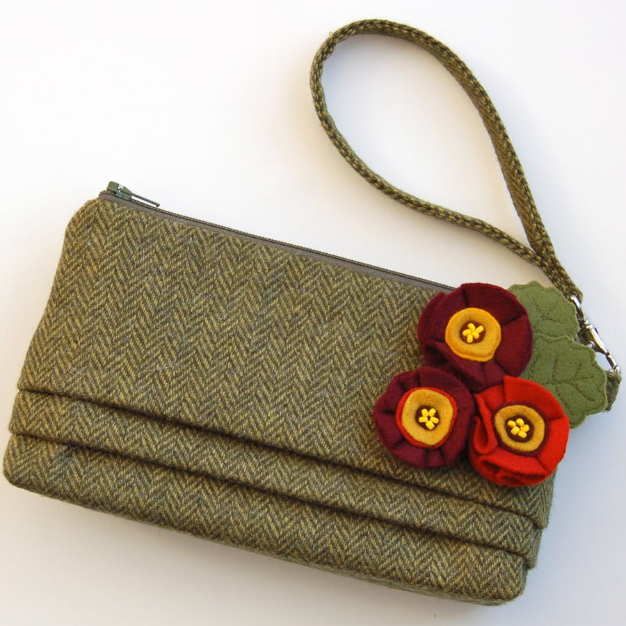 Auricula Tweed Purse
