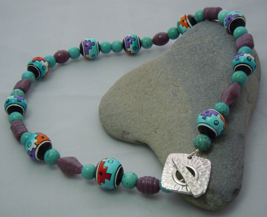 Peruvian handpainted bead necklace with glass & Magnesite beads