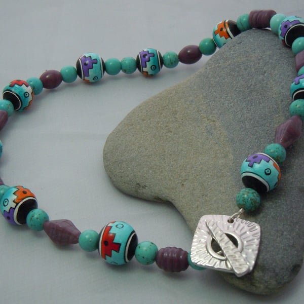 Peruvian handpainted bead necklace with glass & Magnesite beads