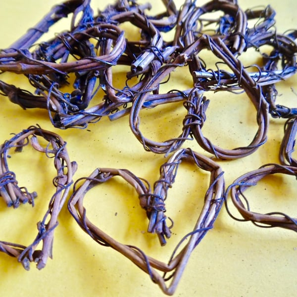 10 x 24mm small Grape Vine Hearts