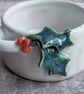 Small ceramic tealight holder with sculpted holly, white glaze - Image 3