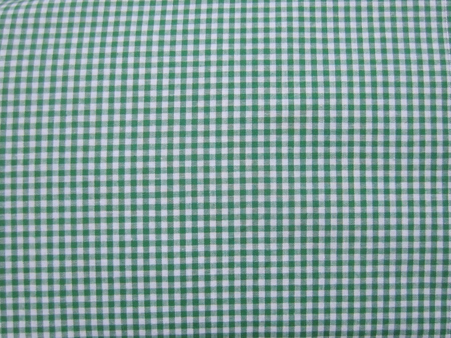 SALE 1 Metre Green Gingham Check Fabric. 100% to Ukraine
