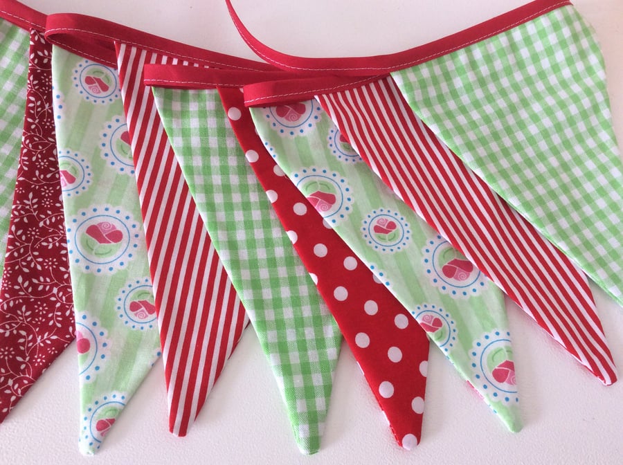 green and red bunting - 12 flags pretty floral mix 2.5m inc ties