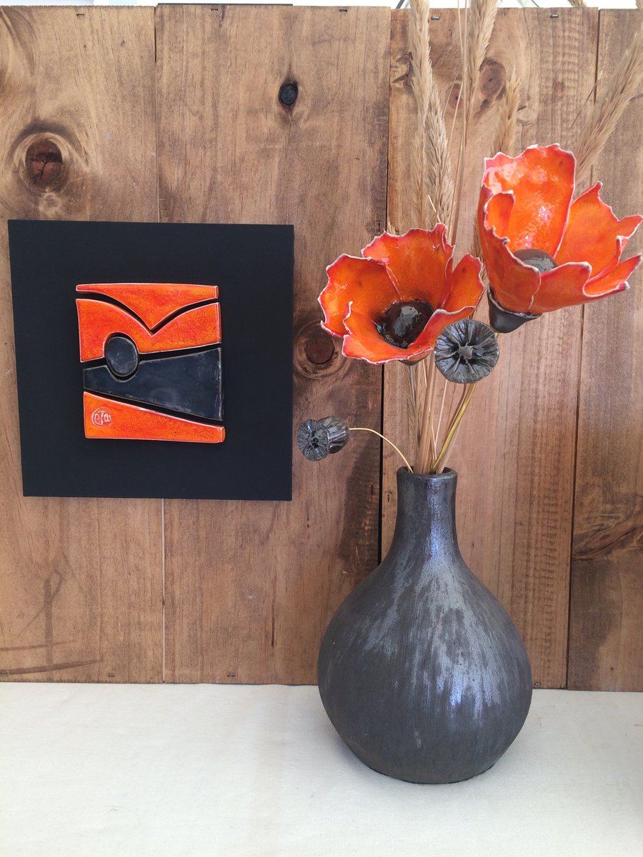 2x Orange poppy ceramic flower and bulb vase arrangement