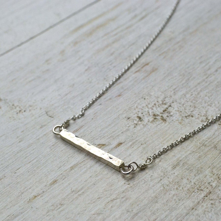 Horizontal bar necklace