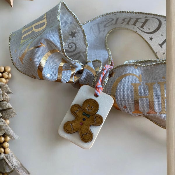 Set of 5 Wooden Christmas Gift Tags – Gingerbread Man Design